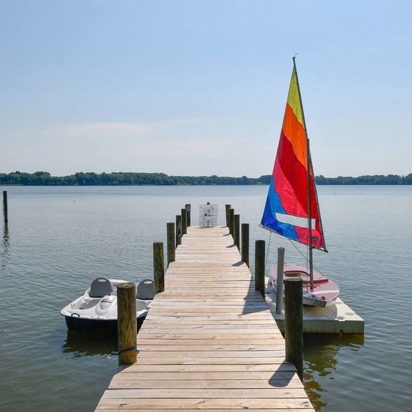 Waterfront Reset: Views, Games, Boats & Total Calm