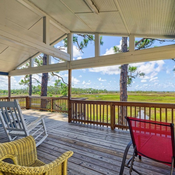 Waterfront Scallop & Fish Spot! Private Dock 2 boats + Ice Machine—Pet Friendly