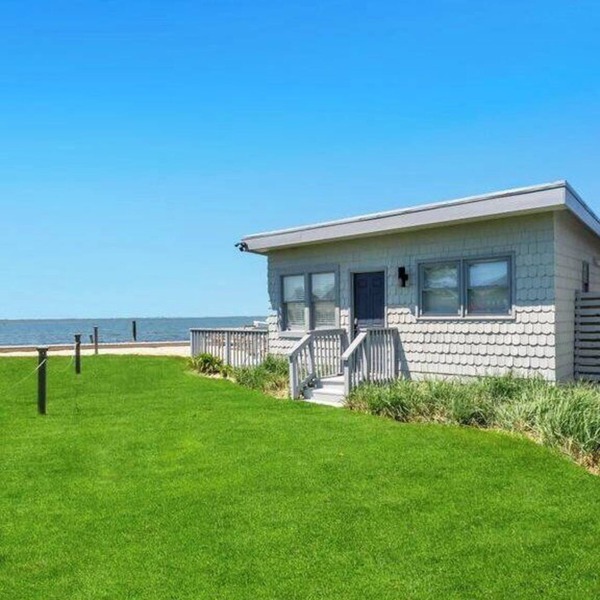 Waterfront suite and more in a Boutique Hotel, Heart of Hampton Bays,.