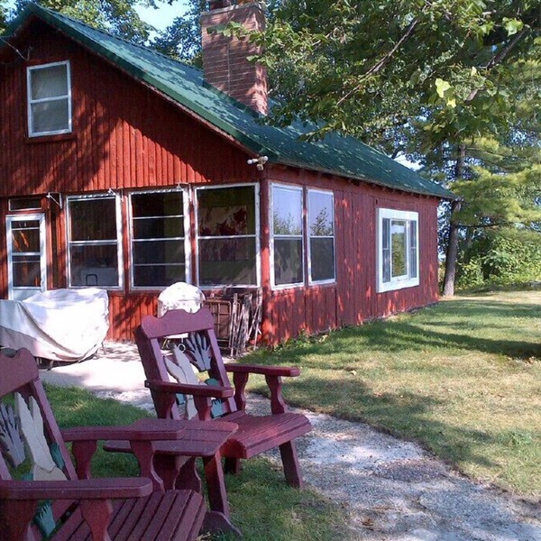 Waterfront Swedish-style Log Cabin on Sand Bay, Door County - Moonlight Magic