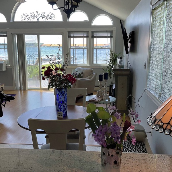 WATERFRONT Upstate NY home in quiet bay on Oneida Lake, Cicero, Brewerton