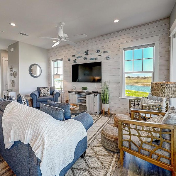 Waterfront Villa on St Charles Bay
