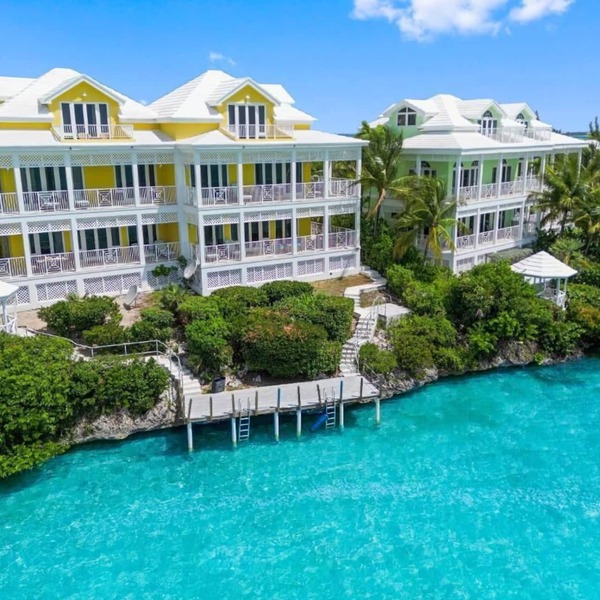 Waterfront Villa with Dock, Walk to Beach Club & Rusty Anchor Rest. 3b/r 3.5b/a