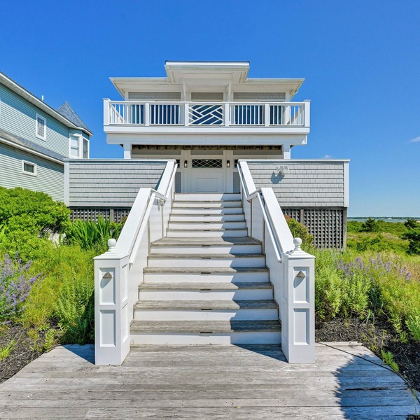 Waterfront Westhampton Haven: Private Beach