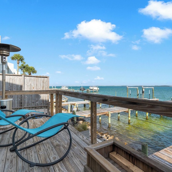 Waterfront with Private Dock + Bunk Room for 4-Sleeps Large Groups