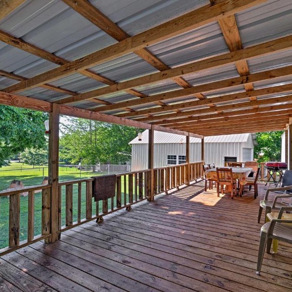 Waterloo Home with Fire Pit - 1/2 Mi to Boat Ramp!