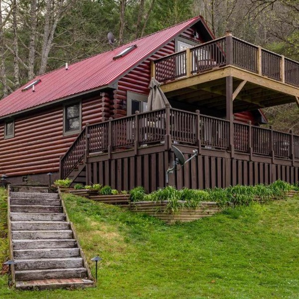 Waters Edge Lakefront Cabin-Lake Nantahala w Dock