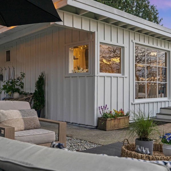 Waterview Rabbit Hill Cottage w/hot tub.