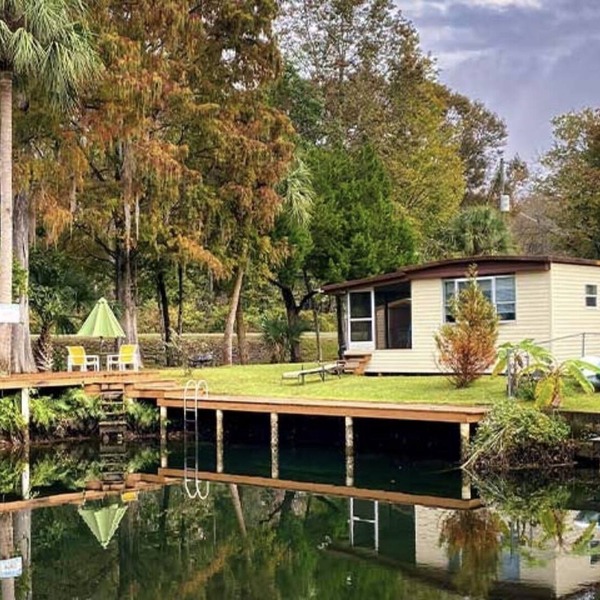 Weeki Wachee River Canal home Pet Friendly Includes kayaks