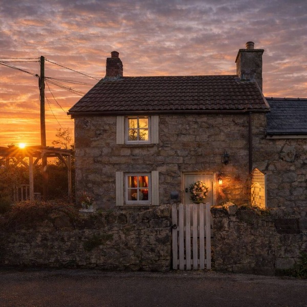 Welcome to Shepherds Cottage by Happy Days Stays. A charming 200-year-old stone cottage with a king-size bed, enclosed garden, private parking and dog-friendly welcome, close to beaches, countryside and local attractions.