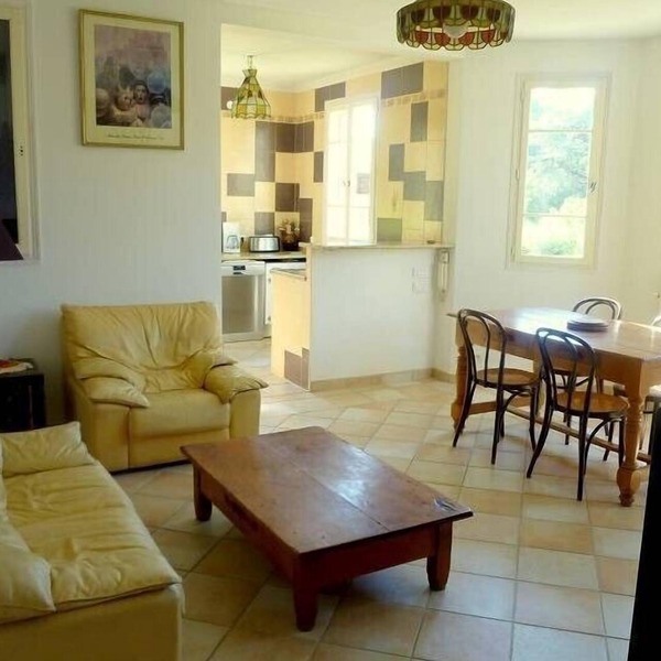 Well located calm comfort Cap d'Antibes. Clim 2 ch stay terrace garden parking