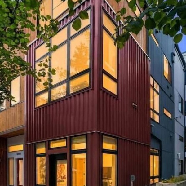 West Seattle's Modern Townhome