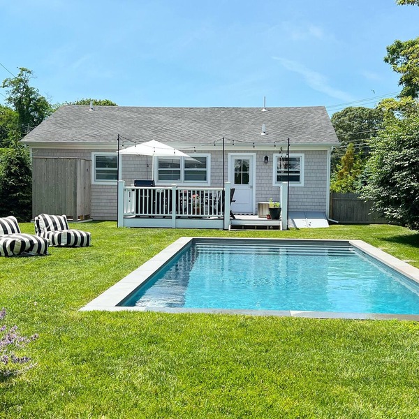 Westhampton Beach cottage 1.6 miles to Rogers Beach