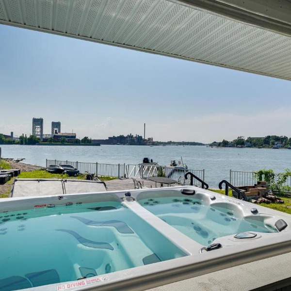 Weymouth Waterfront Getaway w/Swim Spa & Hot Tub