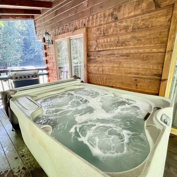 Whisper Creek 2 Bedroom Cabin by RedAwning