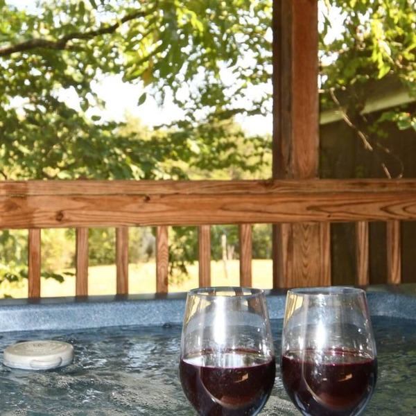 Whispering Hills - Couples Getaway
