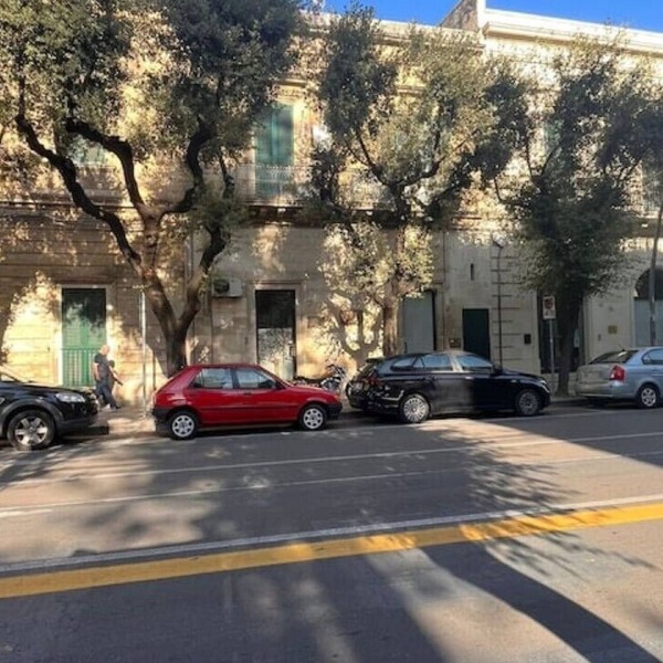 White House Lecce - viale Otranto, Lecce