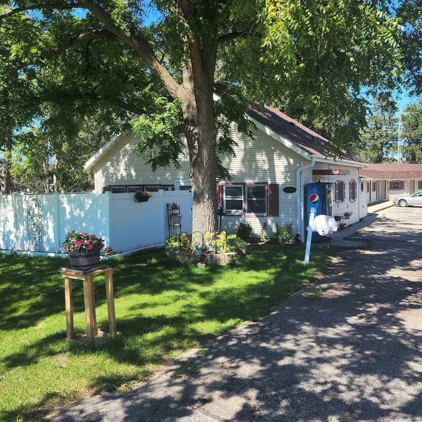 White Valley Motel