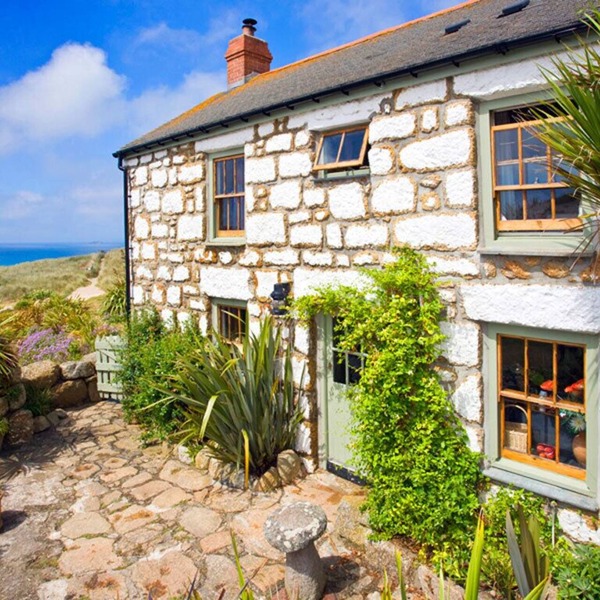 Whitebreakers, Beach Cottage, Sea-views, Garden