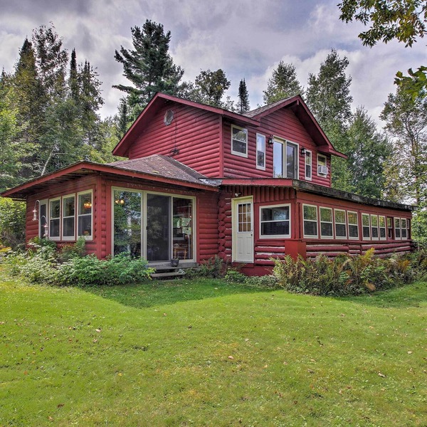 ‘Wilderness Acres’ Retreat on Bear Lake!