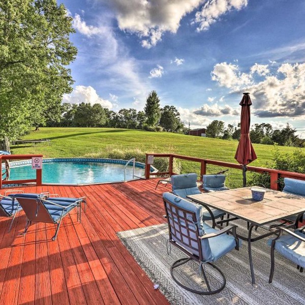 Williamstown Gem w/Private Pool & Hot Tub!