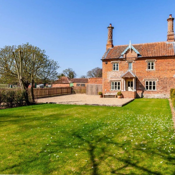 Willow Tree House - Three Bedroom Villa, Sleeps 6