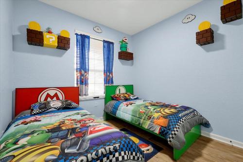 Windsor Hills Spacious Condo,Pool,Slides,By Disney