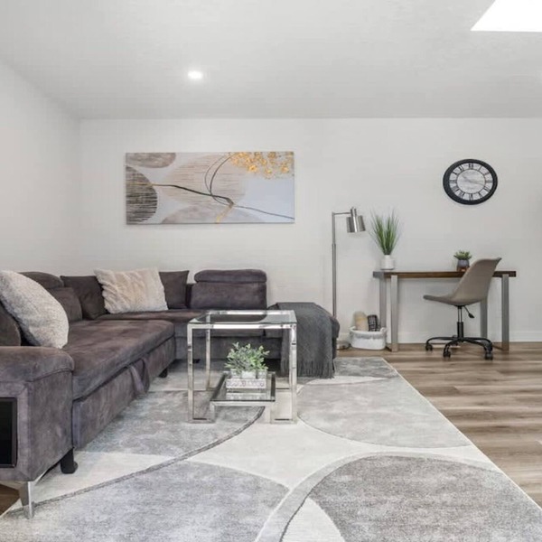 Winston Suite 2BR 1BA - Carriage Suite with Garage