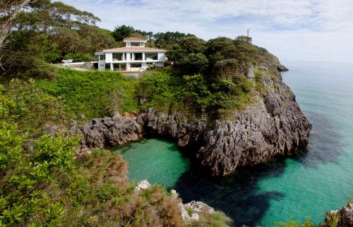 Wishome - Villa privada de ensueño sobre el mar, con piscina