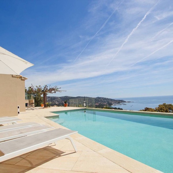 With this panoramic sea view, what happiness for your holidays!