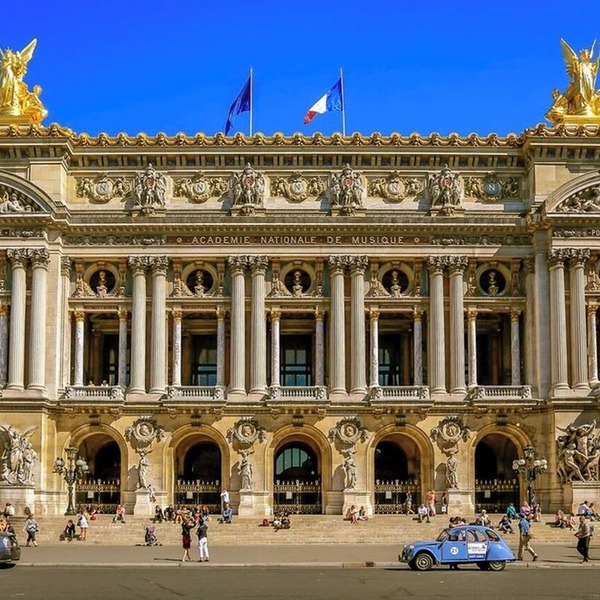 WITHIN WALKING DISTANCE FROM THE LOUVRE , PALAIS GARNIER & PLACE VENDÔME