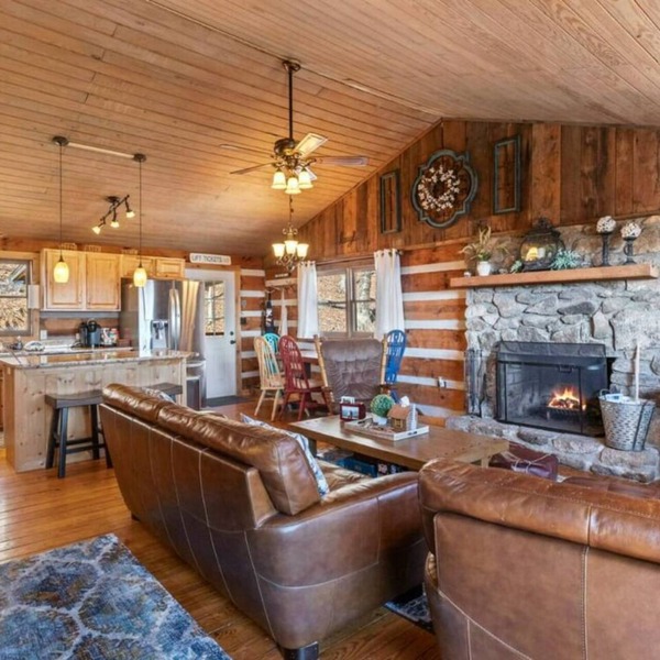 Wolf Laurel-Authentic Cabin-Mountain Views-Ski Hatley Pointe-Hiking-A/T-Big Bald
