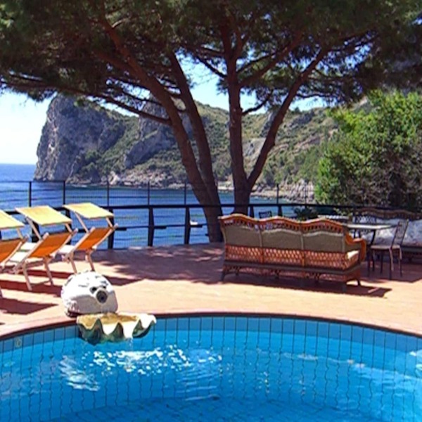 Wonderful luxury villa by the sea in the heart of the Sorrento coast