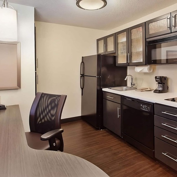 Wonderful Place To Stay! 3 Amazing units for Family or groups. Near Revere Park