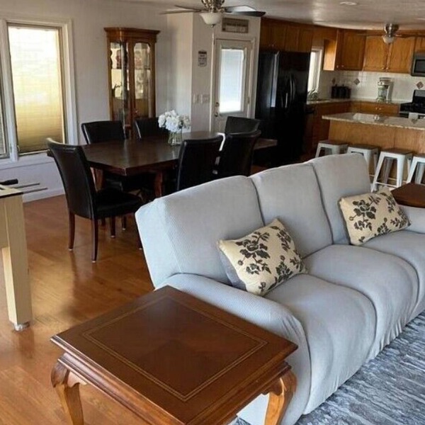Wonderful, Spacious, Fun, Lake Home With Swim Space