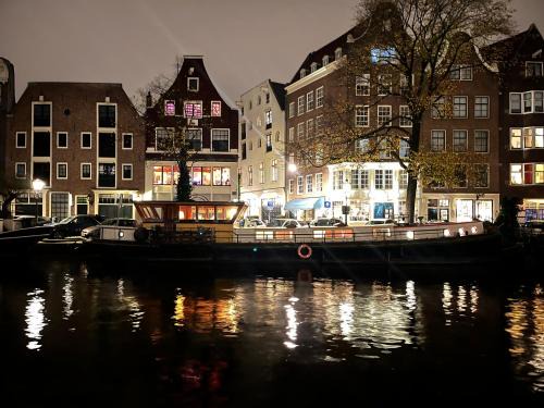 Woonboot Josja