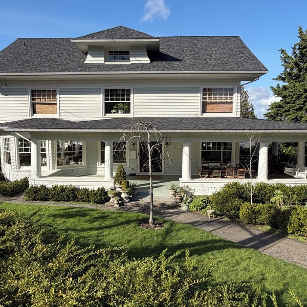 World Cup Headquarters! Perfect for large groups!