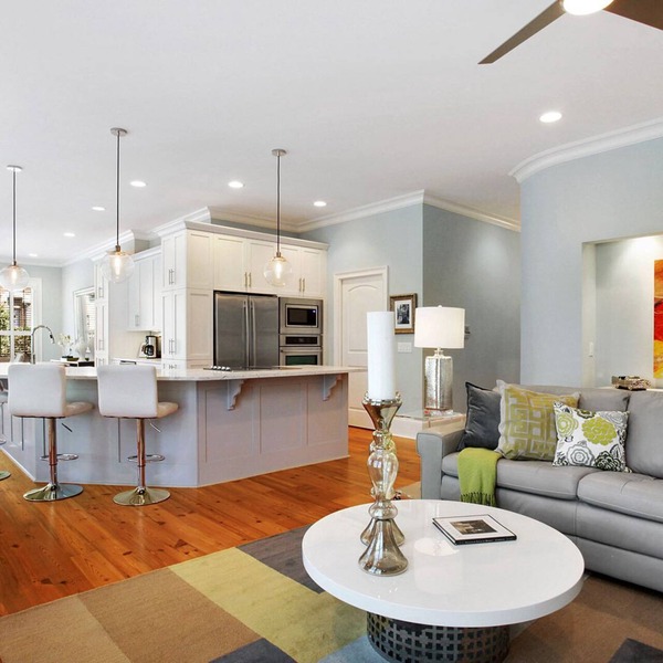 Wright Square Loft: Amazing Unit A in Downtown Savannah With Great Views!