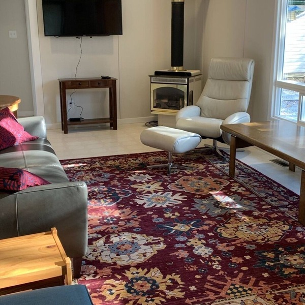 Year-round getaway near the lake.