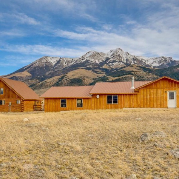 Yellowstone Lodge w/Game Room & Panoramic Views