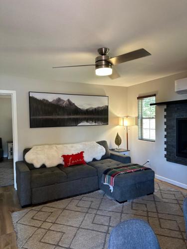 YoBee! Welcome Breakfast and Park Reservations Included! Heart of Yosemite - Homey Studios and Apartments - AC-WiFi-EV
