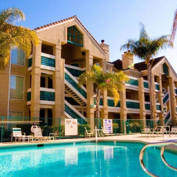 You Found it! FOUR Comfortable 1BR Suites, Outdoor Swimming Pool, Pets Allowed!