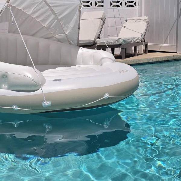 Your Private Pool Getaway, Gourmet Kitchen, Serene Stay Near Everything!