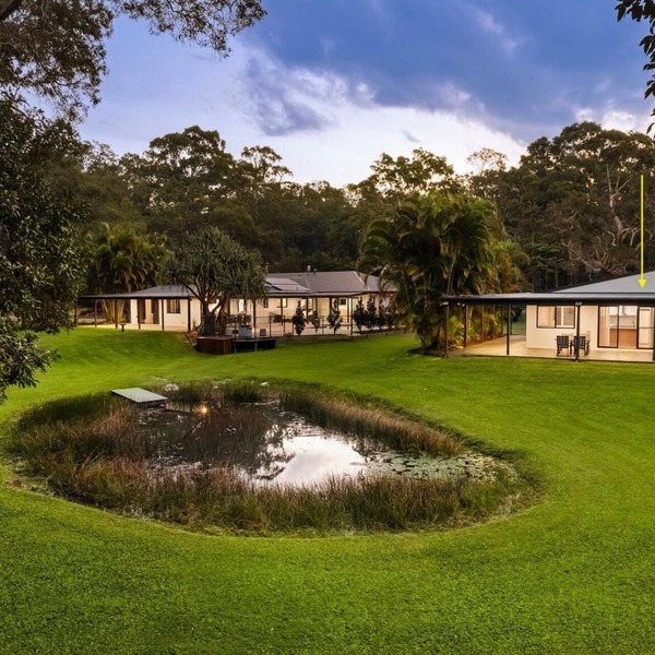Your tranquil escape by the lake. Minutes from Noosa and sunny coast beaches.
