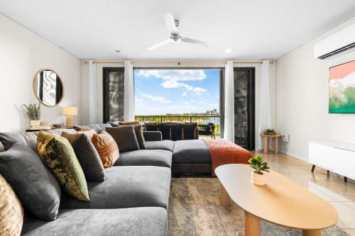 Zen Bayline - pool - bay view - balcony
