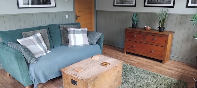 1-Bed Apartment - Sleeps 2 & Private Parking