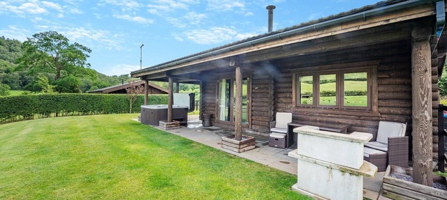 1 bedroom accommodation in Broxton, Nr Chester