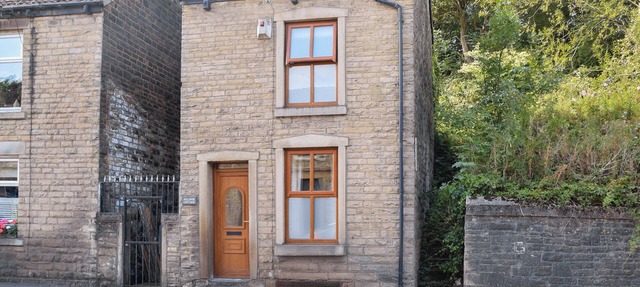 1 bedroom accommodation in Glossop