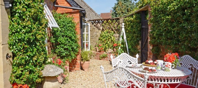 1 bedroom accommodation in Steeple Ashton, near Trowbridge