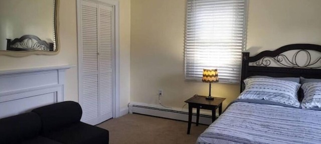 1 BR unit, private entrance and bathroom, free parking, walk to FSU